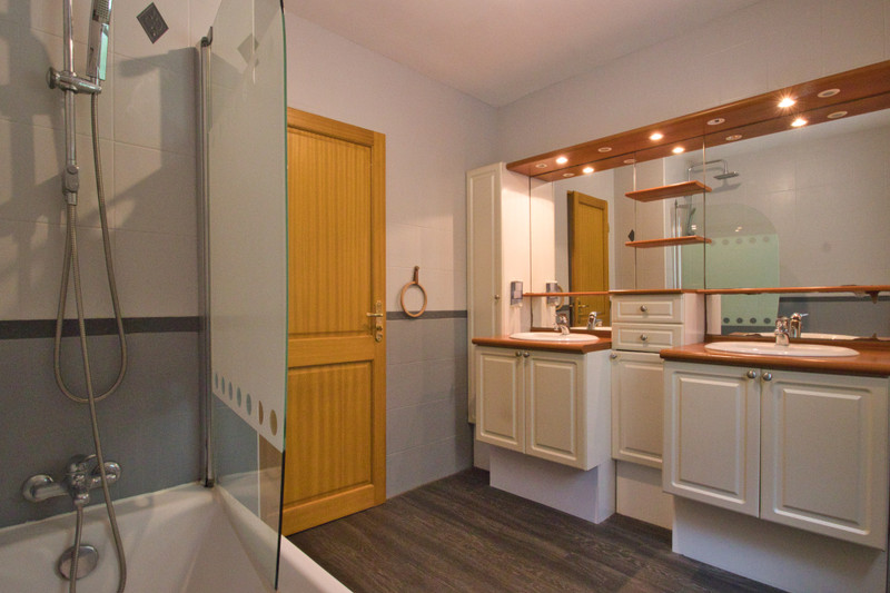 French property for sale in La Flèche, Sarthe - €328,600 - photo 5