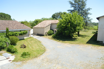 French property for sale in Sainte-Gemme, Gironde - €522,800 - photo 1