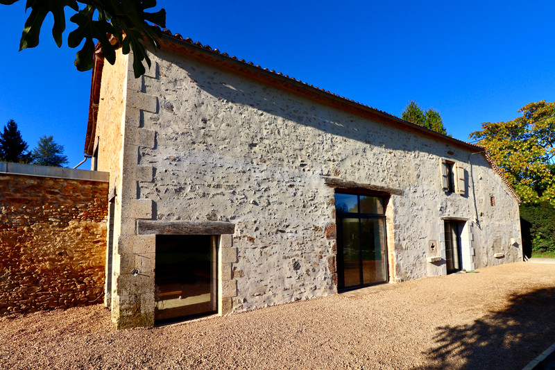 French property for sale in Écuras, Charente - €397,050 - photo 0