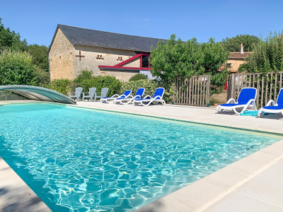 Stunning Maison-de-Maître and grounds with 2 gites (3 bed & 1 bed) in-ground pool, sauna, hot-tub and vineyard