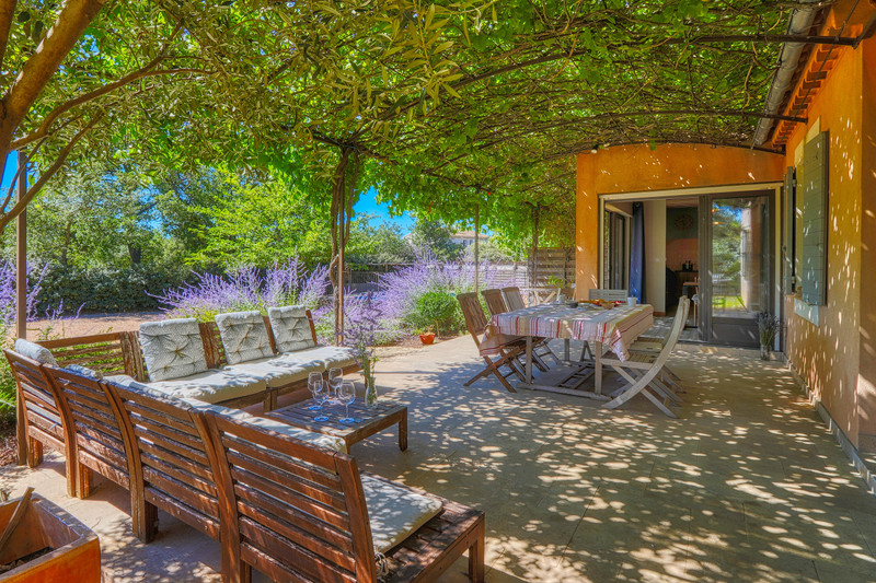 Maison à vendre à Saint-Saturnin-lès-Apt, Vaucluse - 598.000 € - photo 1