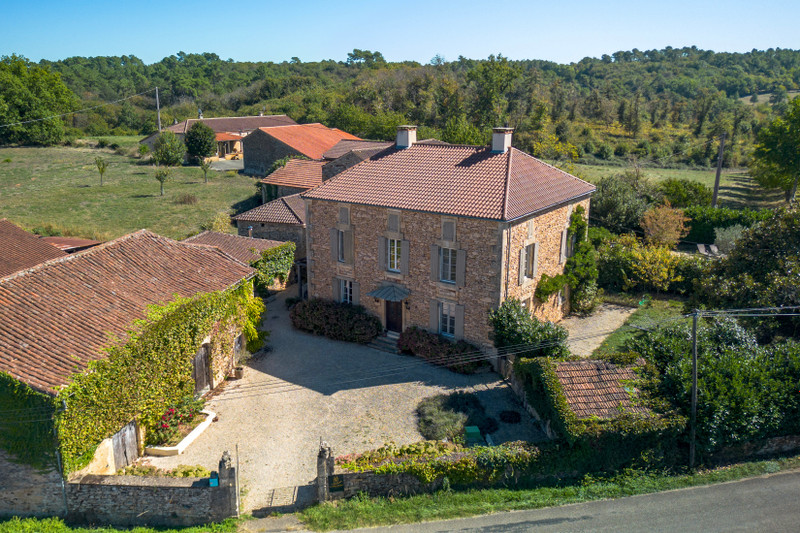 French property for sale in Fumel, Lot-et-Garonne - €679,000 - photo 0
