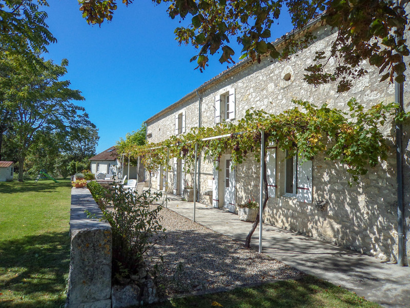 French property for sale in Eymet, Dordogne - €590,000 - photo 0