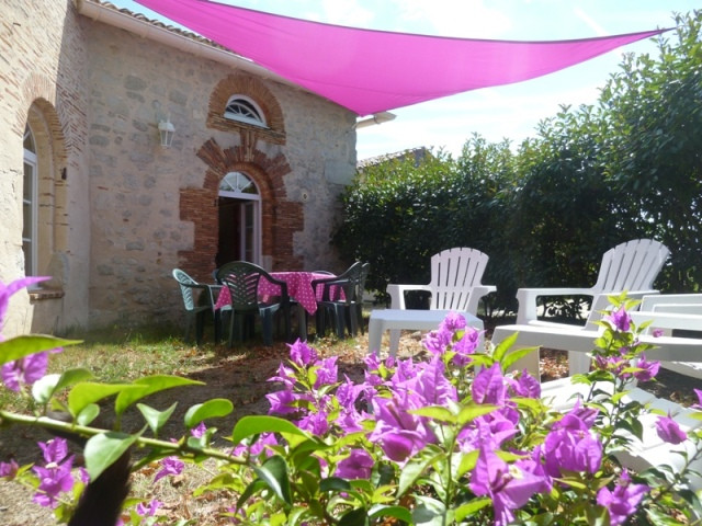 French property for sale in Saint-Martin-de-Coux, Charente-Maritime - €1,049,990 - photo 10