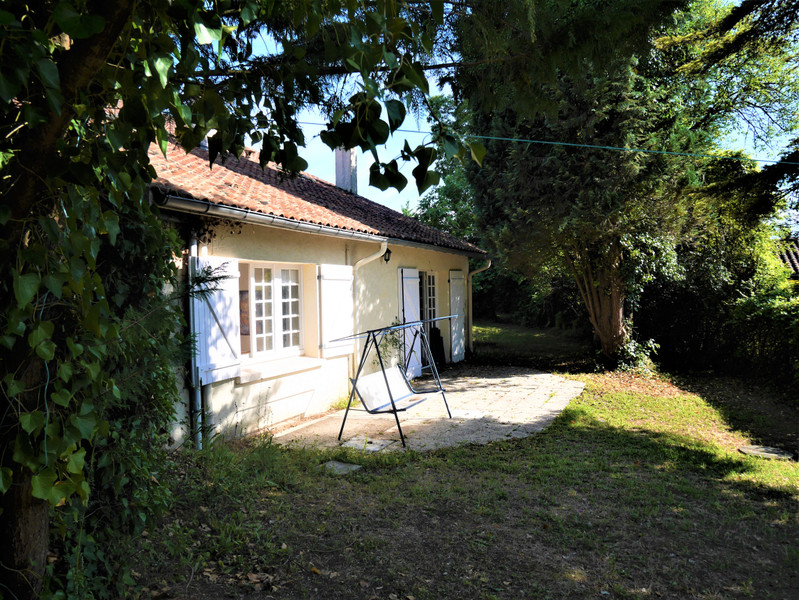 French property for sale in Montmoreau, Charente - €215,053 - photo 2