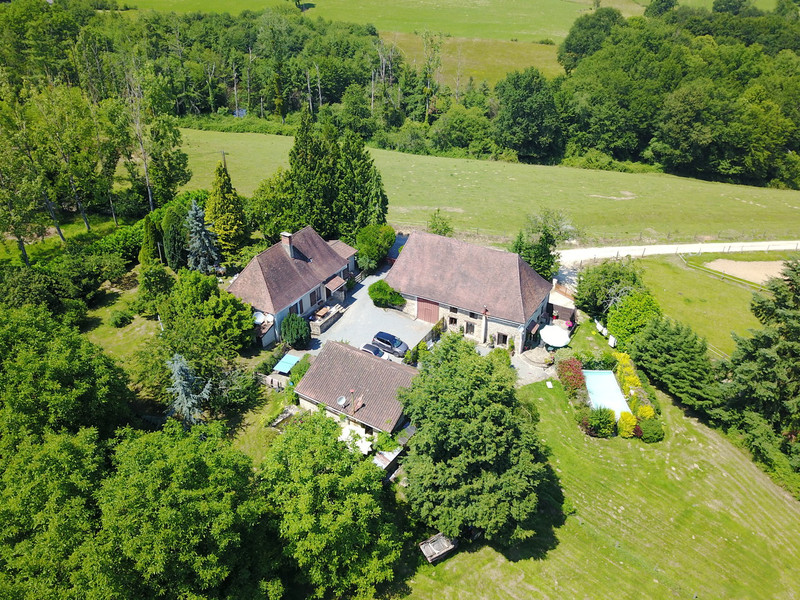 French property for sale in Nantheuil, Dordogne - €306,604 - photo 0