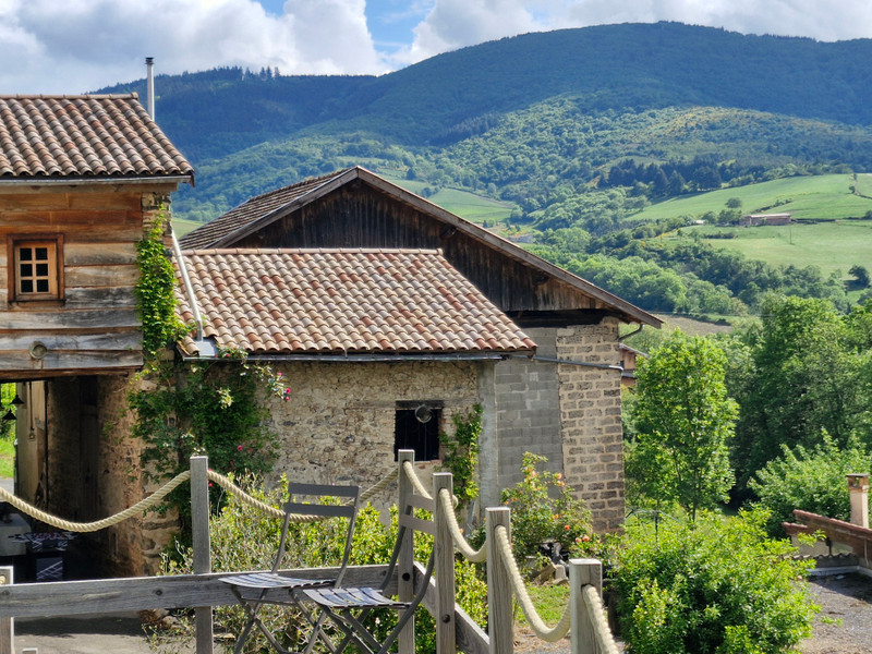 French property for sale in Saint-Didier-sur-Beaujeu, Rhône - €379,000 - photo 0