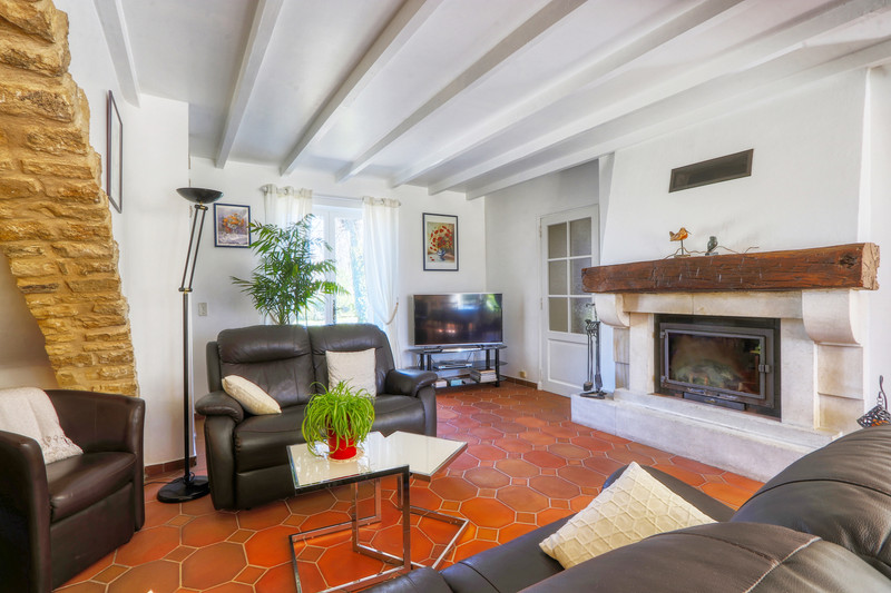 French property for sale in Apt, Vaucluse - €1,180,000 - photo 6