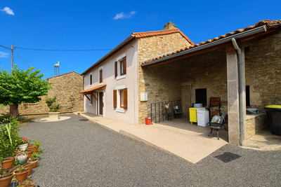Maison à vendre à Empuré, Charente, Poitou-Charentes, avec Leggett Immobilier