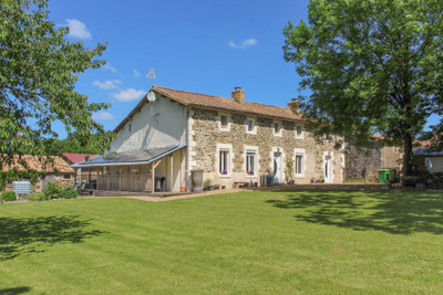 house for sale in Deux-Sèvres