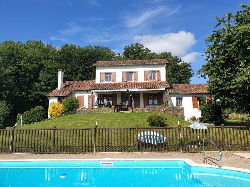 House for sale in Lanouaille Dordogne Spacious 5 bedroom, 3