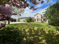 Terrace for sale in Montcaret Dordogne Aquitaine