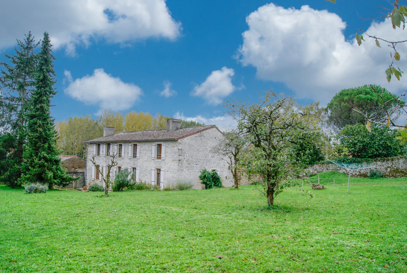French property for sale in Xaintray, Deux-Sèvres - €339,200 - photo 10