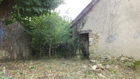 Maison à vendre à Lussac-les-Châteaux, Vienne - 17.000 € - photo 14