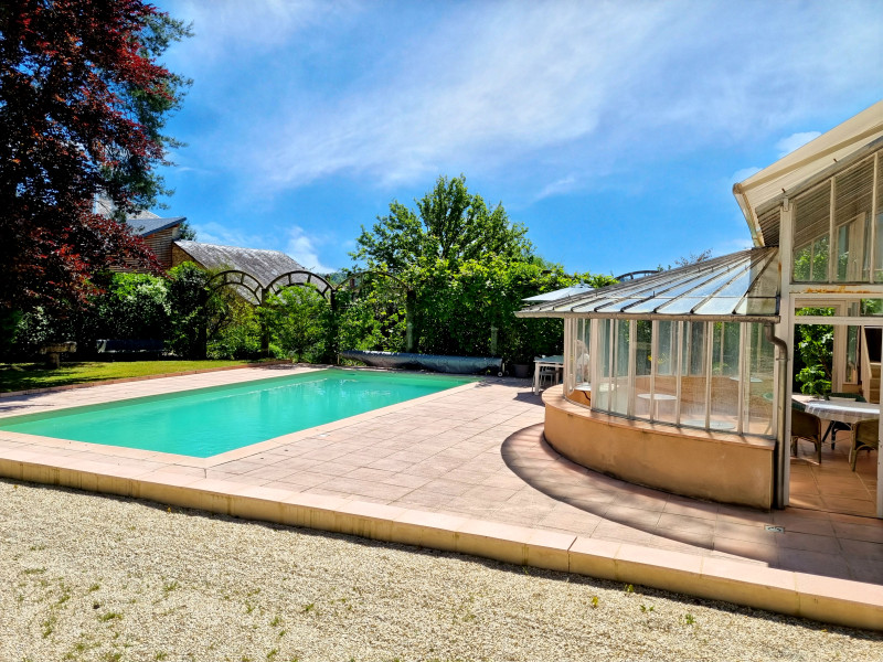 Propriété à vendre à Saint-Junien, Haute-Vienne - 895 000 €
