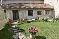 Maison à vendre à Pillac, Charente - 395.010 € - photo 9