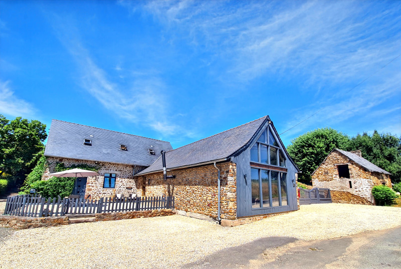 French property for sale in Vautorte, Mayenne - €239,000 - photo 0
