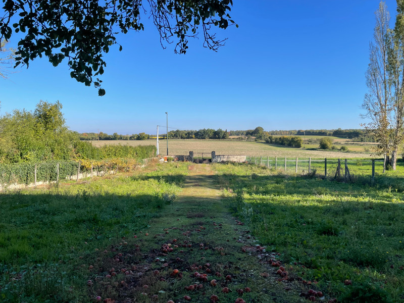 French property for sale in Saint-Amant-de-Boixe, Charente - €183,600 - photo 3