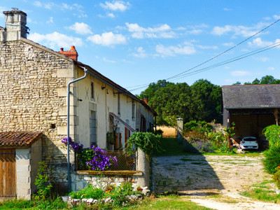 French property for sale in Savigny-sous-Faye, Vienne - €136,600 - photo 9