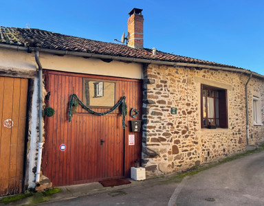 Maison à vendre à Peyrat-de-Bellac, Haute-Vienne, Limousin, avec Leggett Immobilier