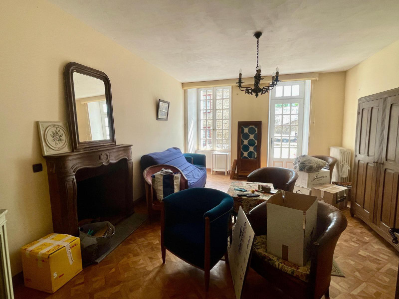 French property for sale in Courcité, Mayenne - €122,500 - photo 2