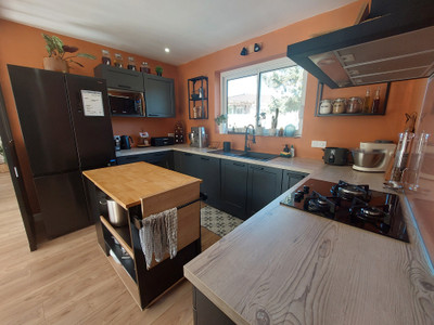 French property for sale in Angoulême, Charente - €250,000 - photo 4
