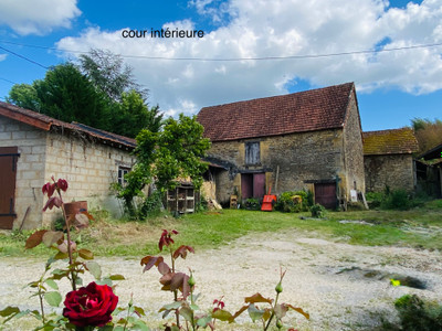 French property for sale in La Chapelle-Aubareil, Dordogne - €264,000 - photo 2