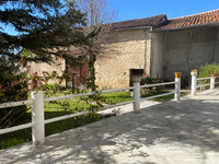Maison à vendre à Valence, Charente - 177.980 € - photo 2
