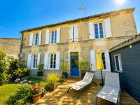 Propriété à vendre à Cognac, Charente - 397 500 € - photo n°1