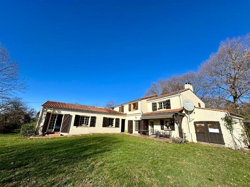 Maison à vendre à Montaner, Pyrénées-Atlantiques - 345.000 € - photo 1