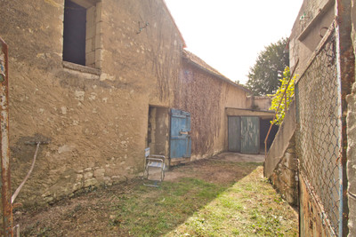 French property for sale in Thuré, Vienne - €56,600 - photo 3