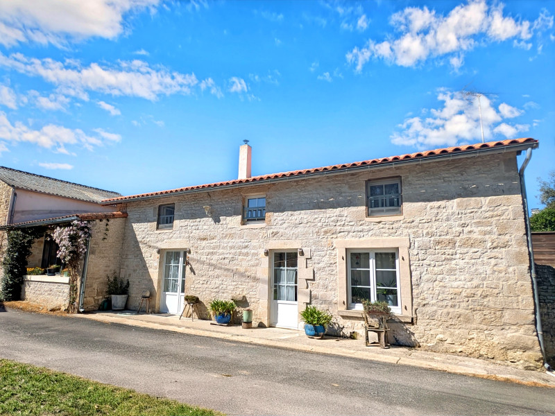 French property for sale in Theil-Rabier, Charente - €272,000 - photo 0