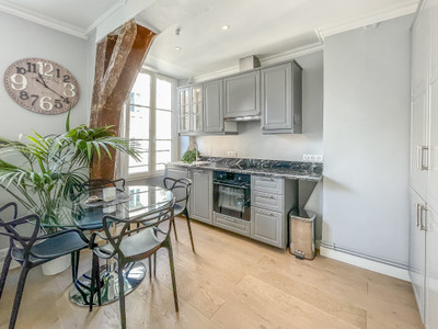 Paris Le Marais,  200 m walk from Place des Vosges - 2-bedroom apartment