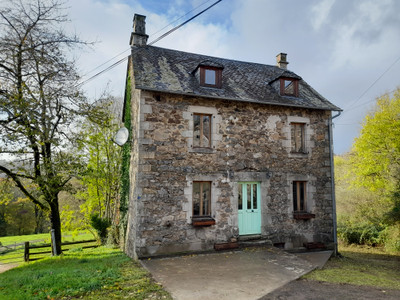 Maison à vendre à Ladignac-sur-Rondelles, Corrèze, Limousin, avec Leggett Immobilier