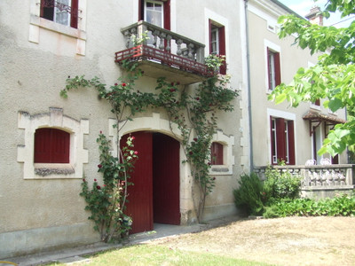 Maison à vendre à ST FRONT DE PRADOUX, Dordogne, Aquitaine, avec Leggett Immobilier