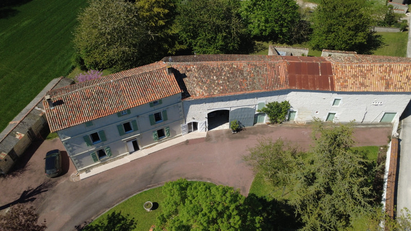 Propriété à vendre à Brettes, Charente - 299 600 €
