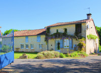 Maison à vendre à Montjean, Charente - 130.800 € - photo 1