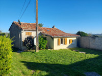 Propriété à vendre à Villebois-Lavalette, Charente - 98 100 € - photo n°1