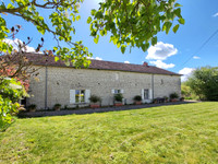 Propriété à vendre à Sérigny, Vienne - 392 500 € - photo n°2
