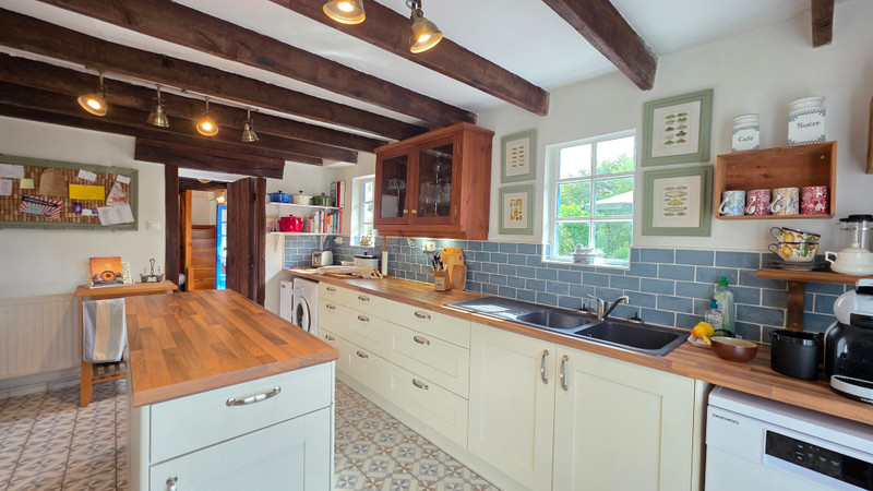 French property for sale in Sourdeval, Manche - €139,500 - photo 4