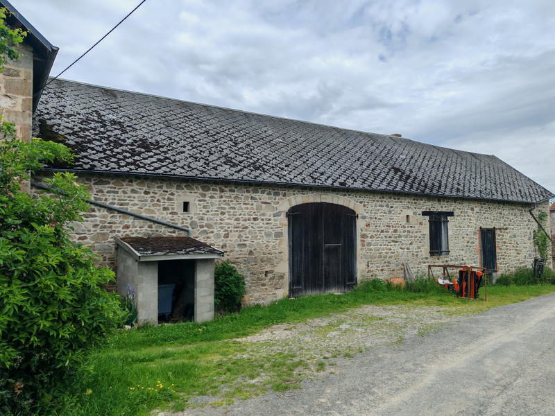 French property for sale in Bussières, Puy-de-Dôme - €250,000 - photo 4