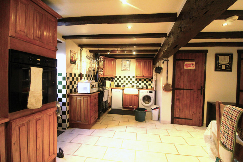 French property for sale in Abzac, Charente - €145,000 - photo 3