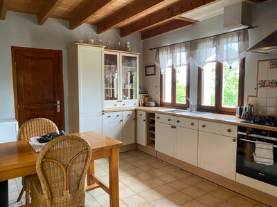 French property for sale in Le Vieux-Marché, Côtes-d'Armor - €291,000 - photo 4
