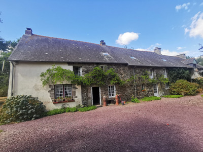 French property for sale in Néant-sur-Yvel, Morbihan - €500,000 - photo 1