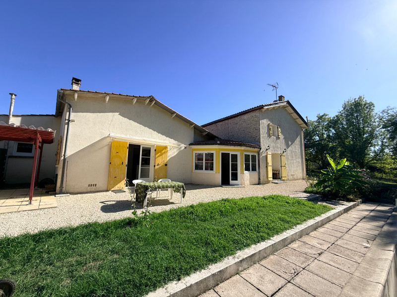 French property for sale in Les Églises-d'Argenteuil, Charente-Maritime - €329,000 - photo 3