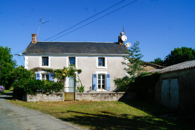 Maison à vendre à La Chapelle-Thireuil, Deux-Sèvres, Poitou-Charentes, avec Leggett Immobilier