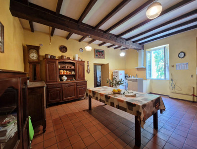 French property for sale in Barbezieux-Saint-Hilaire, Charente - €369,000 - photo 6