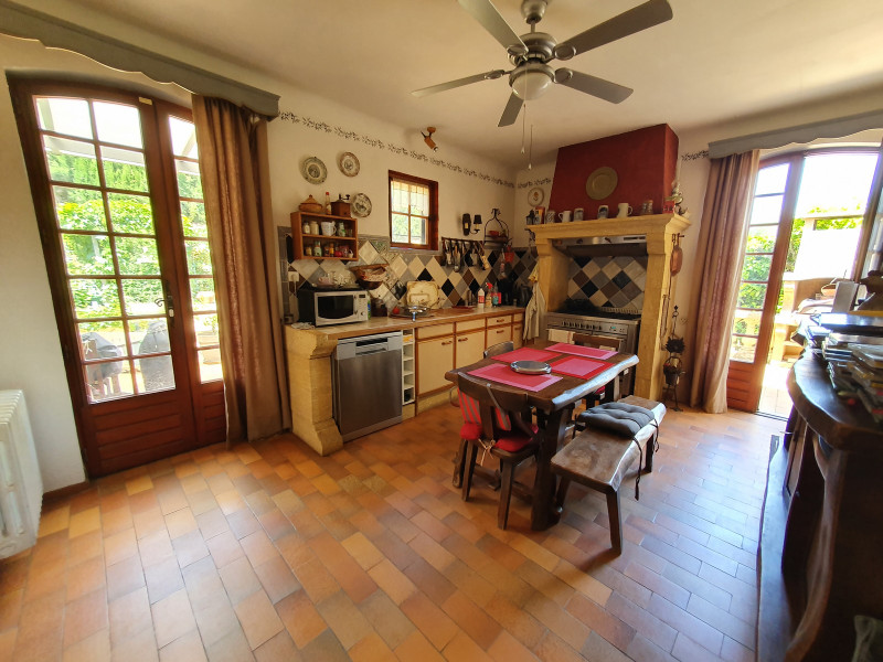 French property for sale in Vers-Pont-du-Gard, Gard - &#8364;740,000 - photo 5