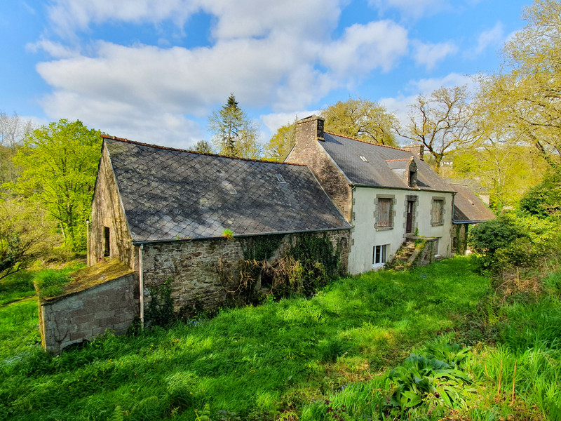 French property for sale in Baud, Morbihan - €95,000 - photo 1