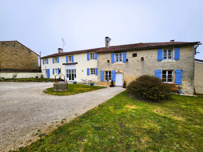 French property for sale in La Tâche, Charente - €297,000 - photo 9